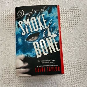 Daughter Of Smoke & Bone By Laini Taylor